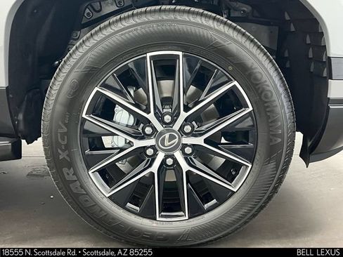 Used 2026 Lexus GX 550 w/ Cold Area Package AWD/4WD image 10