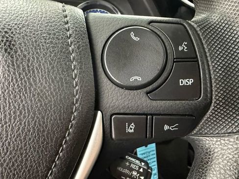 Used 2018 Toyota Corolla LE FWD image 11