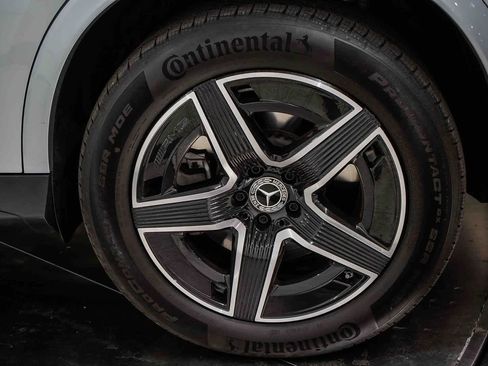 Used 2025 Mercedes-Benz GLC 350e 4MATIC image 10