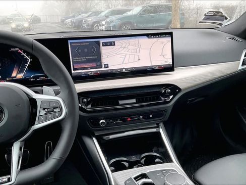 Used 2026 BMW 330i Sedan w/ M Sport Package image 9