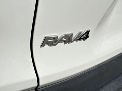 Used 2020 Toyota RAV4 XLE Premium AWD/4WD image 11