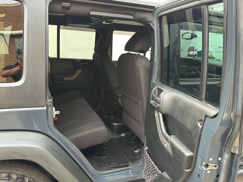 Used 2017 Jeep Wrangler Unlimited Sport w/ Quick Order Package 23S AWD/4WD image 24