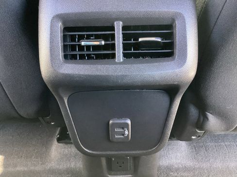 Used 2022 Chevrolet Equinox LT image 30