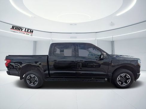 Used 2023 Ford F150 Lightning XLT image 2