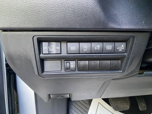 Used 2022 Toyota Tundra SR5 w/ SR5 Convenience Package AWD/4WD image 63