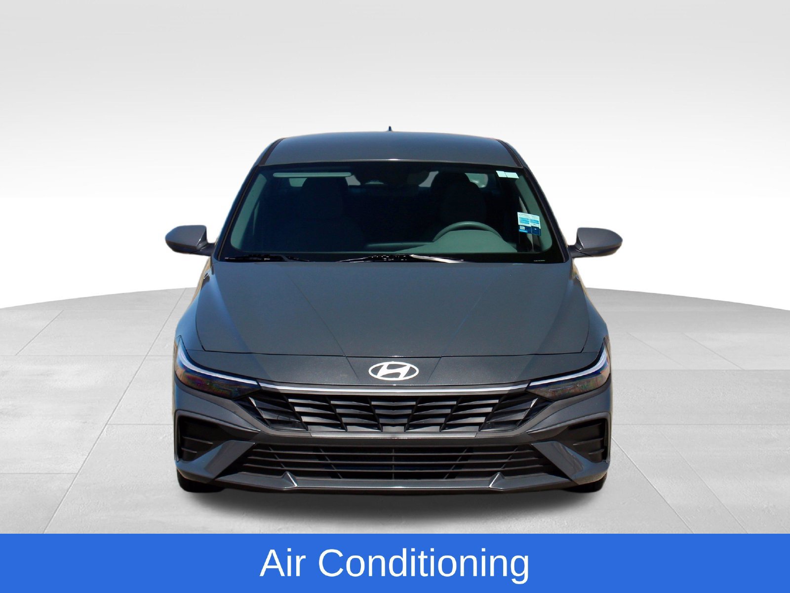 Used 2025 Hyundai Elantra SE FWD image 5