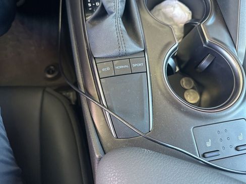 Used 2024 Toyota Camry SE w/ Cold Weather Package FWD image 13