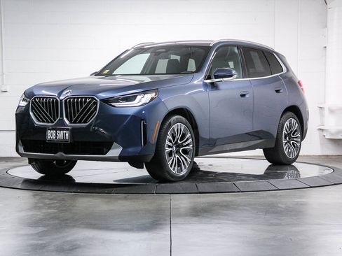 Used 2025 BMW X3 xDrive30i AWD/4WD image 3