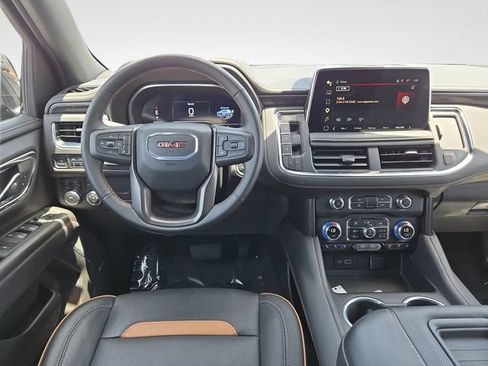 Used 2024 GMC Yukon AT4 w/ AT4 Premium Package AWD/4WD image 10