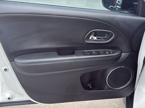 Used 2019 Honda HR-V EX-L image 12