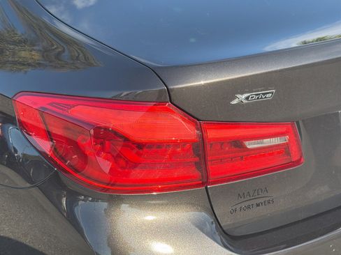 Used 2019 BMW 530e xDrive w/ Convenience Package image 10