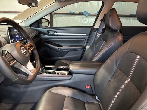 Used 2025 Nissan Altima 2.5 SR image 11