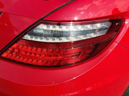Used 2014 Mercedes-Benz SLK 250 image 11