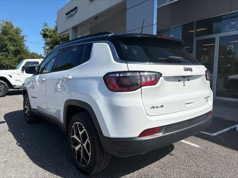 Certified 2025 Jeep Compass Limited AWD/4WD image 9
