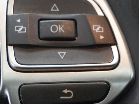 Used 2012 Volkswagen Jetta GLI FWD image 22