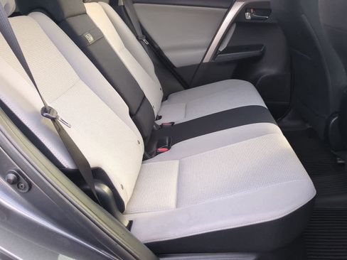 Used 2018 Toyota RAV4 XLE image 20