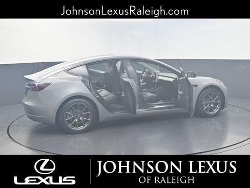 Used 2020 Tesla Model 3 Standard Range Plus image 23