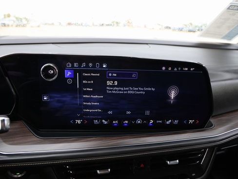 Certified 2025 Chevrolet Suburban Premier image 19