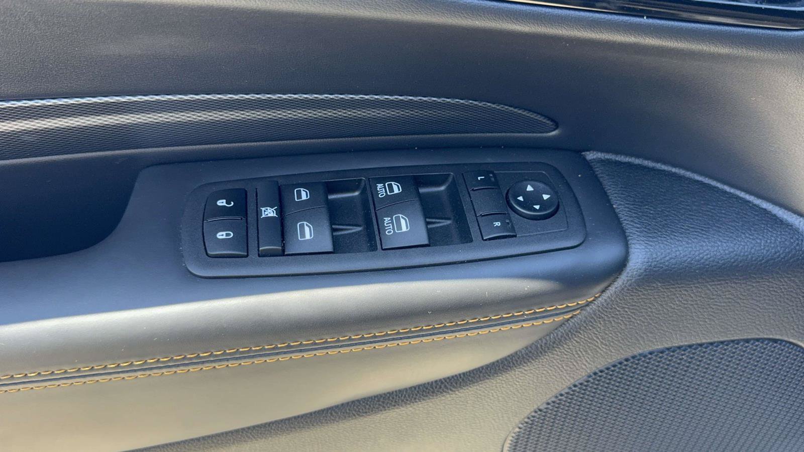 Used 2023 Dodge Durango R/T AWD/4WD image 25