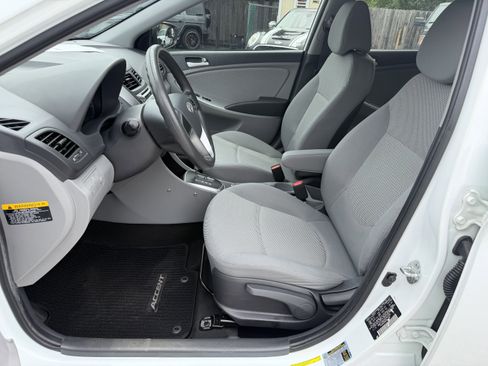 Used 2013 Hyundai Accent GS FWD image 10