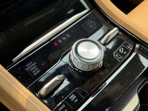 Used 2023 Jeep Grand Cherokee L Summit AWD/4WD image 6
