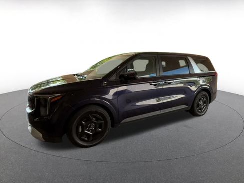 Used 2026 Kia Carnival FWD image 6