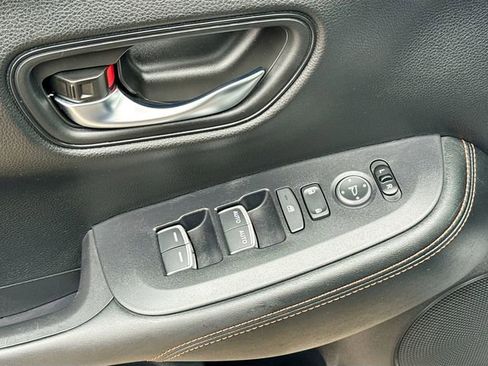 Used 2024 Honda HR-V Sport image 17