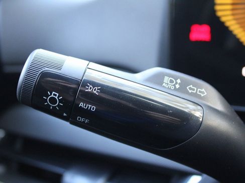 New 2025 Kia K4 LX image 24