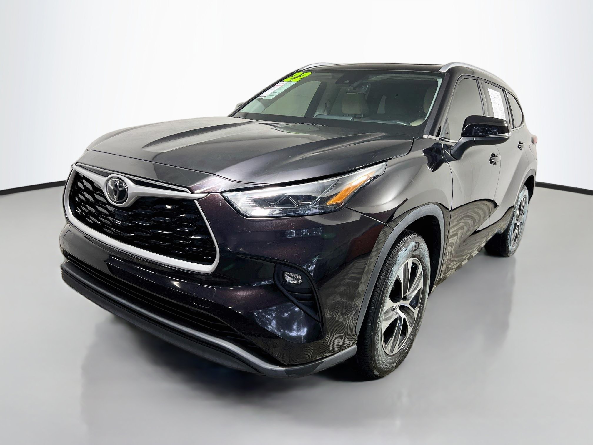 Used 2022 Toyota Highlander XLE FWD image 10