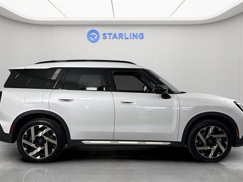 Used 2025 MINI Cooper Countryman S w/ Comfort Package Max image 11