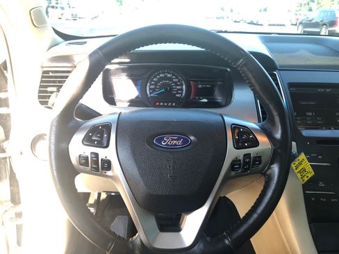 Used 2013 Ford Taurus SEL FWD image 9