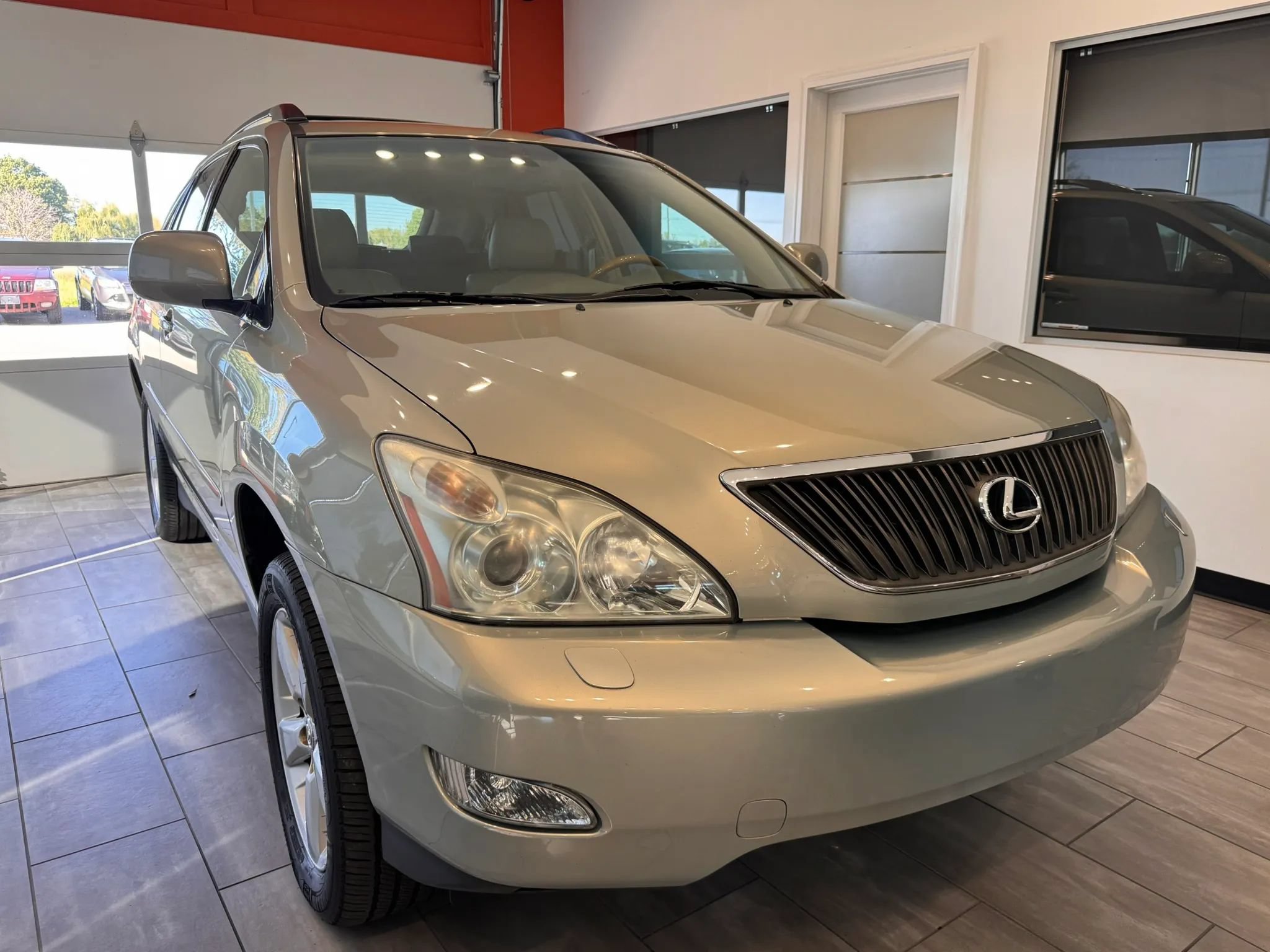 Used 2004 Lexus RX 330 w/ Premium Plus Pkg FWD image 1