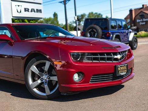 Used 2010 Chevrolet Camaro SS w/ RS Package RWD image 3