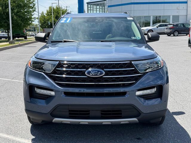 Used 2021 Ford Explorer XLT w/ Equipment Group 202A AWD/4WD image 9