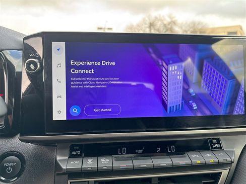 Used 2025 Toyota Camry SE image 27