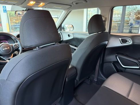 Certified 2024 Kia Soul LX w/ Option Group 015 image 21