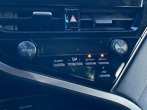 Used 2021 Toyota Camry SE image 23