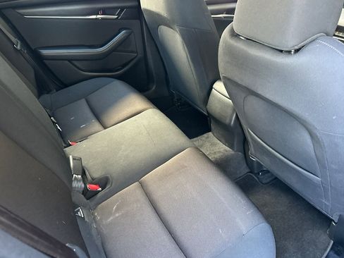 Used 2022 MAZDA MAZDA3 s image 17