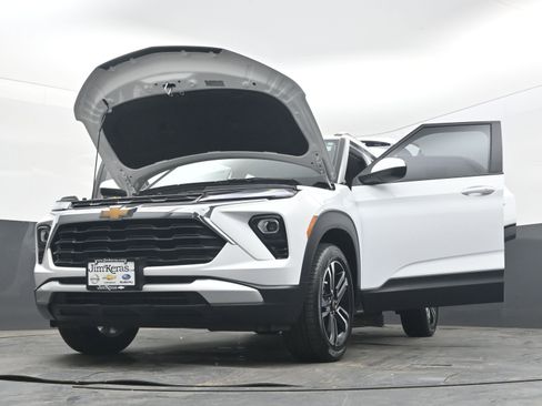 Used 2024 Chevrolet TrailBlazer LT w/ Convenience Package AWD/4WD image 42