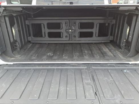 Used 2022 RAM 1500 Laramie AWD/4WD image 12