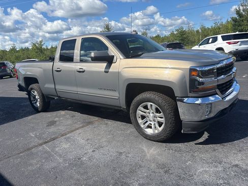 Used 2017 Chevrolet Silverado 1500 LT AWD/4WD image 4