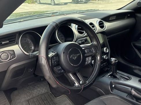 Used 2019 Ford Mustang GT RWD image 3