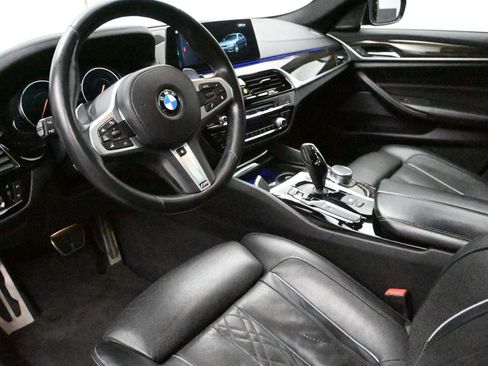 Used 2018 BMW 540i xDrive image 2