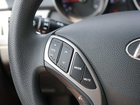 Used 2016 Hyundai Elantra GT FWD image 11