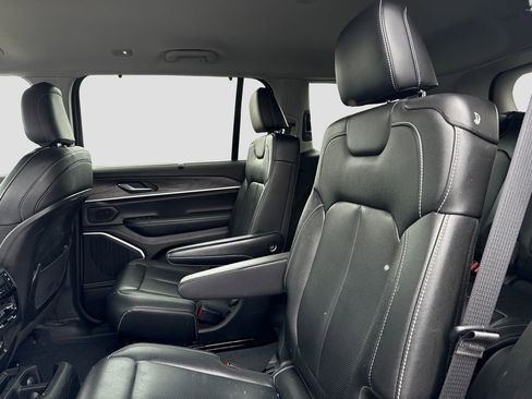 Used 2023 Jeep Grand Cherokee L Limited w/ Luxury Tech Group II image 26