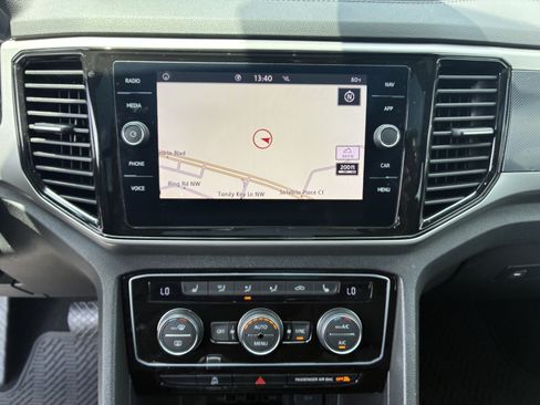 Used 2020 Volkswagen Atlas Cross Sport SEL FWD image 32
