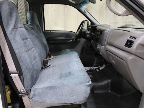 Used 2000 Ford F350 4x4 Regular Cab DRW Super Duty image 16