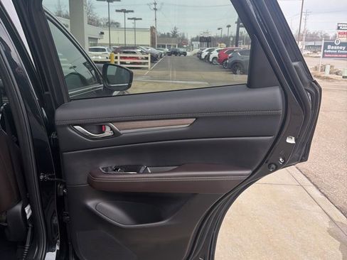 New 2025 MAZDA CX-5 Signature image 11