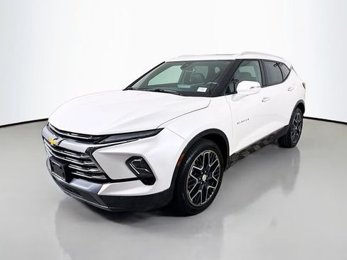 Used 2024 Chevrolet Blazer Premier w/ Enhanced Convenience Package AWD/4WD image 3