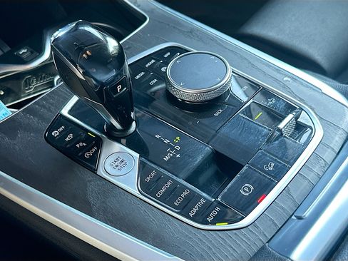 Used 2020 BMW X7 xDrive40i w/ Parking Assistance Package image 17